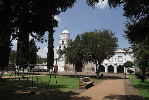 Tiripetío church and convent building